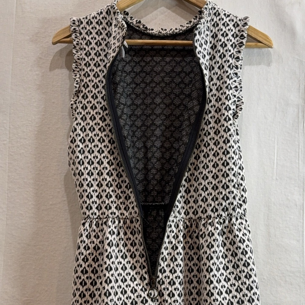 Xhilaration Sleeveless Geometric Pattern Dress Women's M Black White Ruffled‎ - Picture 4 of 5